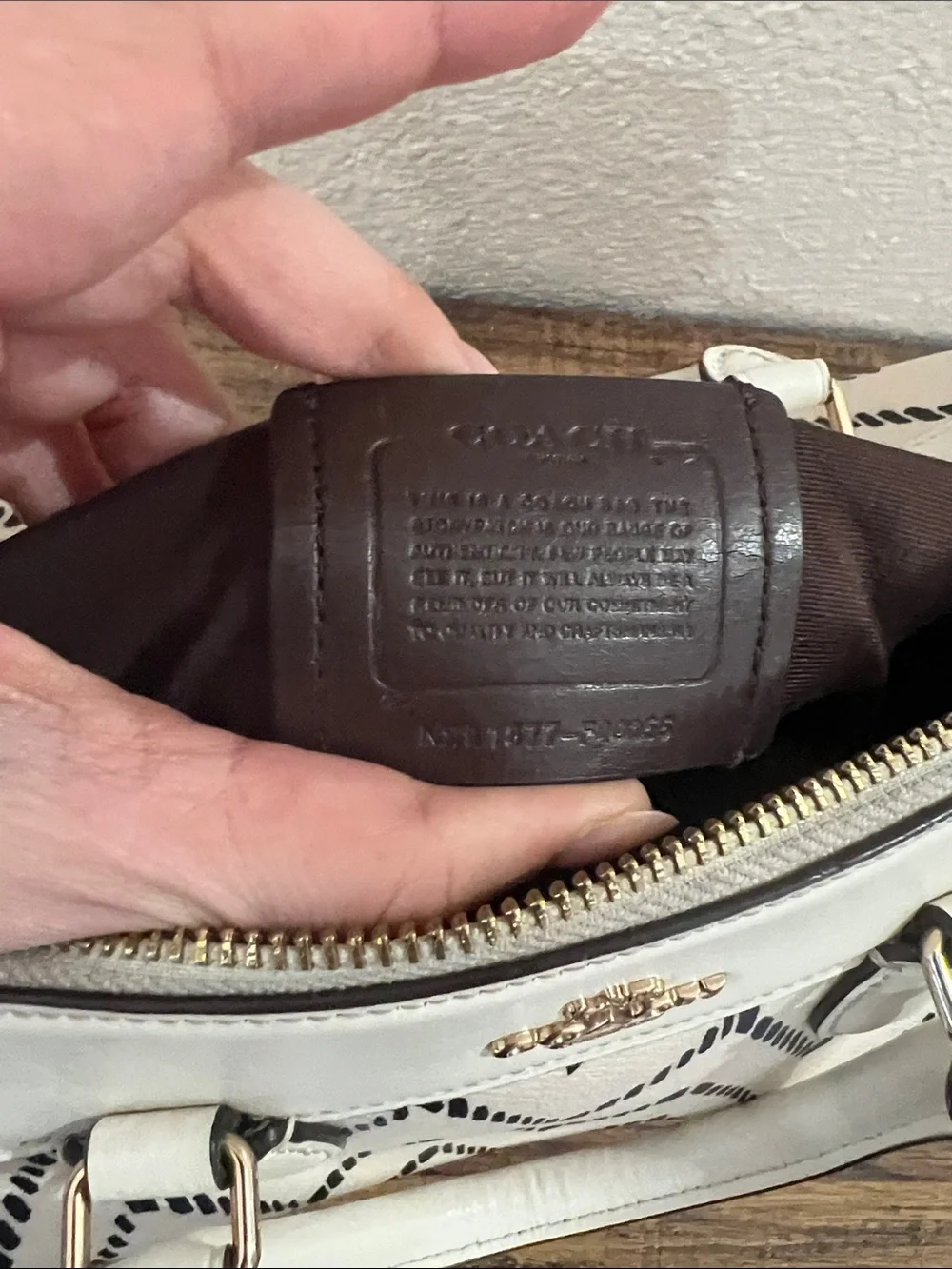 Coach White and Black Chevron Mini Bennett (F49055)